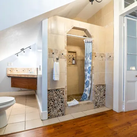 Governors Mansion 5 Bedroom-3 Bath * New Orleans
