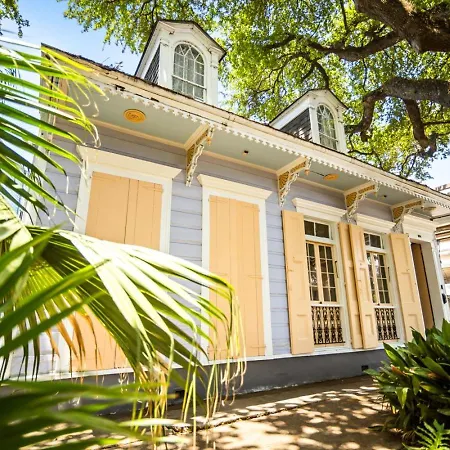 Governors Mansion 5 Bedroom-3 Bath *