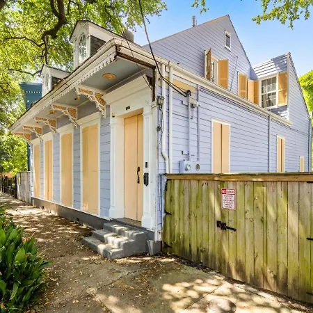 Governors Mansion 5 Bedroom-3 Bath * New Orleans