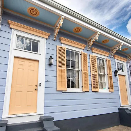 St Philip Gem 5 Bed-5 Bath Steps To Fq - Monthly