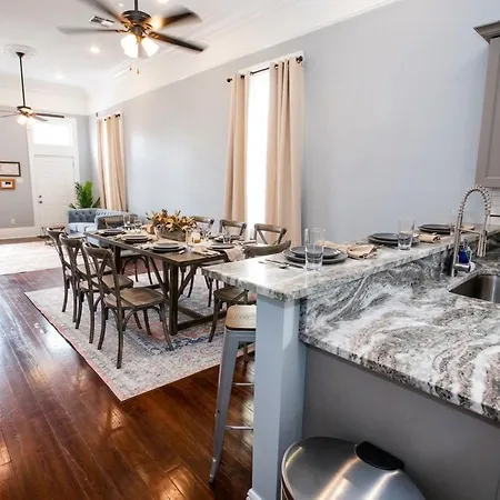 Holiday home St Philip Gem 5 Bed-5 Bath Steps To Fq - Monthly