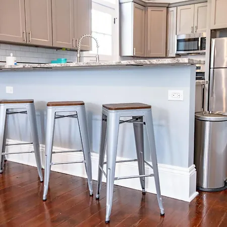Holiday home St Philip Gem 5 Bed-5 Bath Steps To Fq - Monthly *