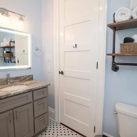 Holiday home St Philip Gem 5 Bed-5 Bath Steps To Fq - Monthly