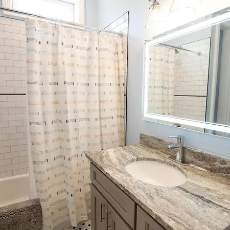 Holiday home St Philip Gem 5 Bed-5 Bath Steps To Fq - Monthly New Orleans