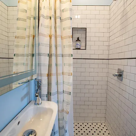 St Philip Gem 5 Bed-5 Bath Steps To Fq - Monthly