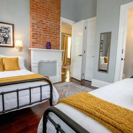 St Philip Gem 5 Bed-5 Bath Steps To Fq - Monthly Holiday home