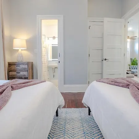 St Philip Gem 5 Bed-5 Bath Steps To Fq - Monthly Holiday home New Orleans