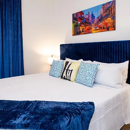 Holiday home Shimmering New Nola Tvs In Bedrooms & Parking