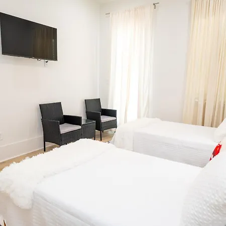 Holiday home Shimmering New Nola Tvs In Bedrooms & Parking *