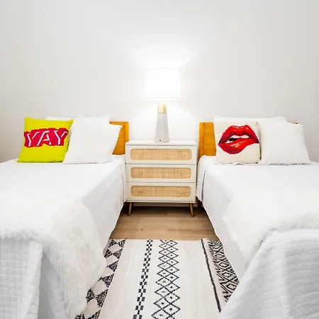 Holiday home Shimmering New Nola Tvs In Bedrooms & Parking