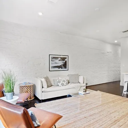 Hotel Group-friendly Near Bourbon Street