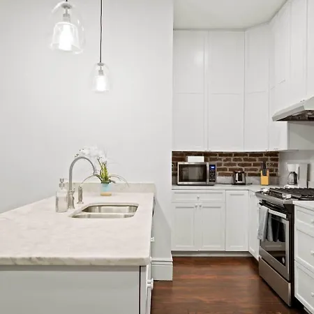 Group-friendly Near Bourbon Street