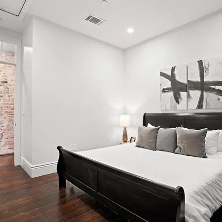 Hotel Group-friendly Near Bourbon Street *