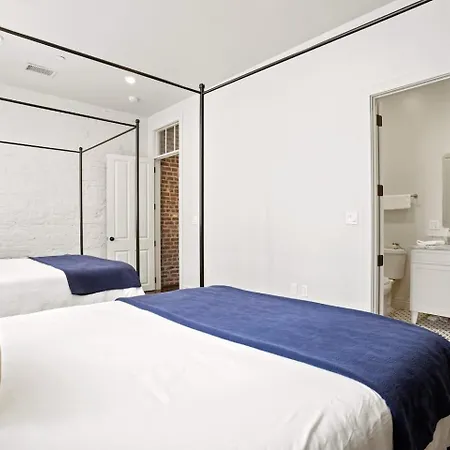 Group-friendly Near Bourbon Street
