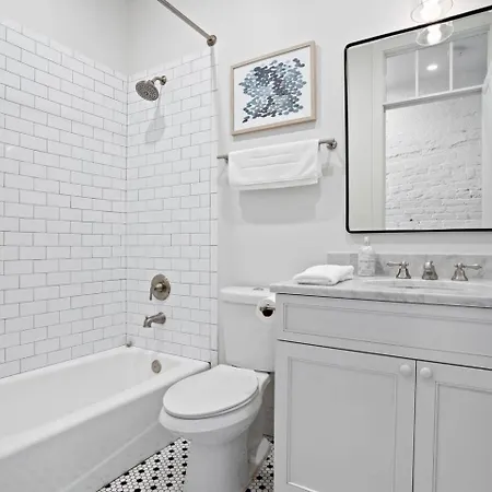 Hotel Group-friendly Near Bourbon Street