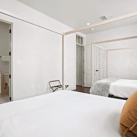 Hotel Group-friendly Near Bourbon Street *