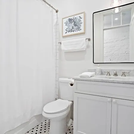 Group-friendly Near Bourbon Street