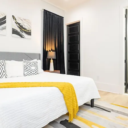 Shimmering New Nola Tvs In Bedrooms & Parking Holiday home New Orleans