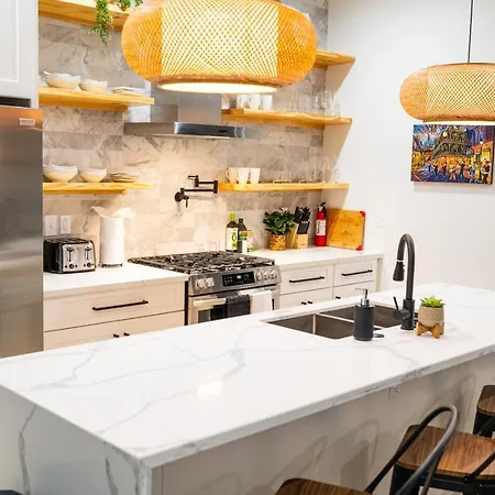 Shimmering New Nola Tvs In Bedrooms & Parking Holiday home *
