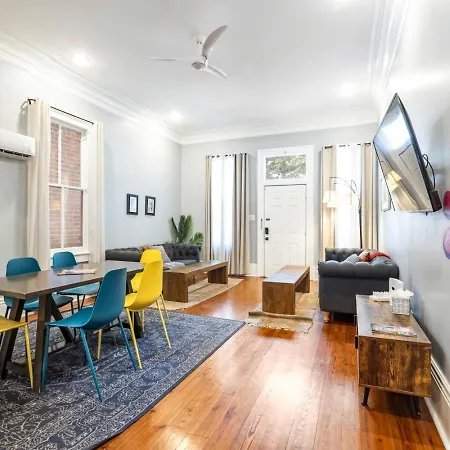 Governors Historic 5bed-5ba Apartment