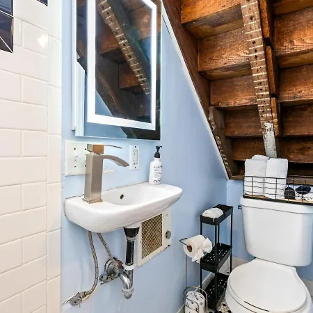 Bed & Breakfast Ursulines Colorful Historic Near French Qtr 3*