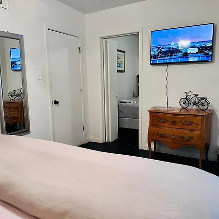 3 Bedroom Private First Floor Apartment In Marigny Sleeps 6 Walk To Frenchmen & Bourbon & French Quarter *