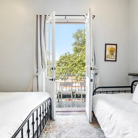 Governors Historic 5bed-5ba Apartment New Orleans
