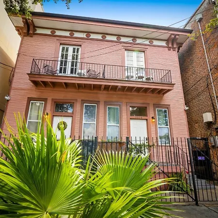 Governors - Steps To French Quarter Apartment
