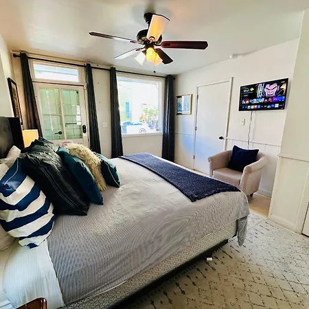 3 Bedroom Private First Floor Apartment In Marigny Sleeps 6 Walk To Frenchmen & Bourbon & French Quarter Apartment New Orleans