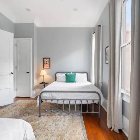Governors Historic 5bed-5ba Apartment *