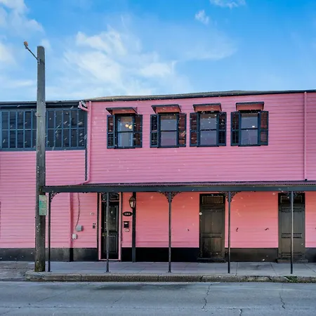 Barbie Dream W Hot Tub Sauna Near Fq Bed & Breakfast
