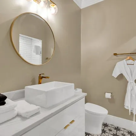 Bed & Breakfast Barbie Dream W Hot Tub Sauna Near Fq 3*