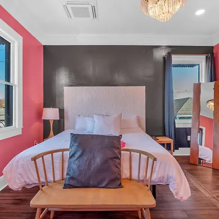 Barbie Dream W Hot Tub Sauna Near Fq Bed & Breakfast New Orleans
