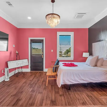 Bed & Breakfast Barbie Dream W Hot Tub Sauna Near Fq New Orleans