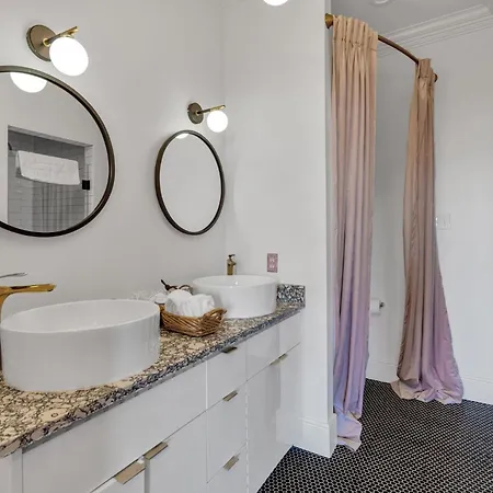 Barbie Dream W Hot Tub Sauna Near Fq 3* New Orleans