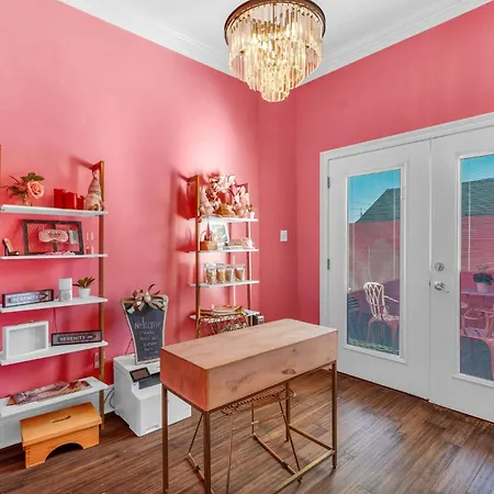 Bed & Breakfast Barbie Dream W Hot Tub Sauna Near Fq