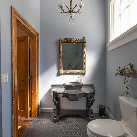 Hotel Pompadour New Orleans