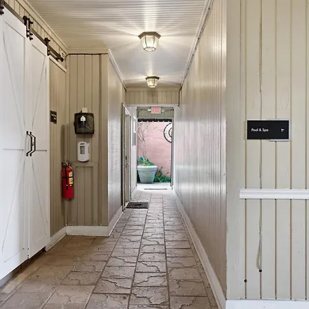 Aparthotel Frenchmen Private Wd Pool & Hot Tub Access New Orleans