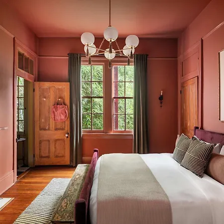 Boutique 9br With Pool Steps From French Q Holiday home New Orleans