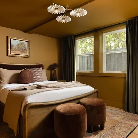 Boutique 9br With Pool Steps From French Q Holiday home New Orleans
