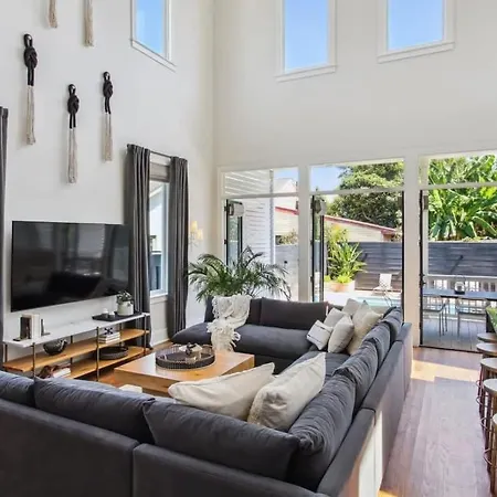 New Stylish Renovation Heated Pool &