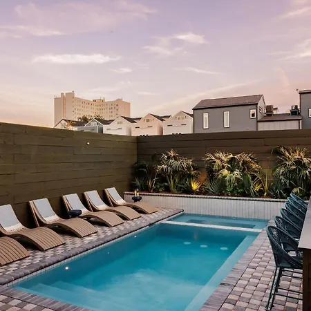 Modern New Homes Heated Pools And Spas Holiday home New Orleans