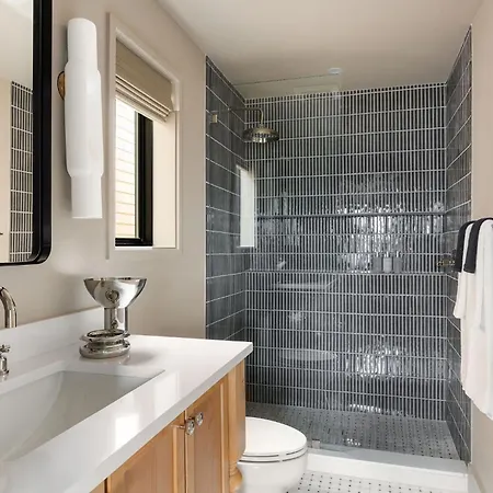 Modern New Homes Heated Pools And Spas Holiday home *