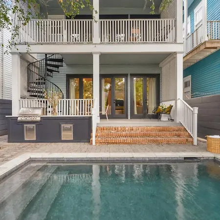 Grand Lush With Heated Pool *