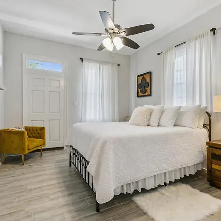 3br | Murals + Bbq, Near Ferry New Orleans