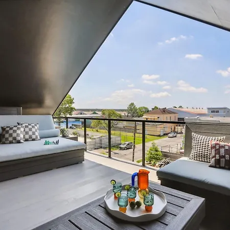 Holiday home Chic Nola Heated Pool &