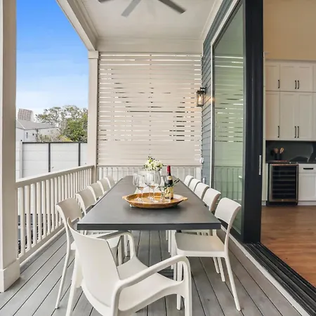 Stylish 7 Bedroom Luxe Heated Pool & *