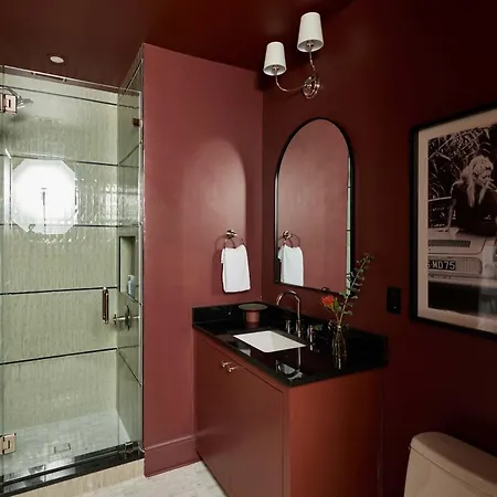 Luxury On Magazine Shared Heated Pool & Holiday home *
