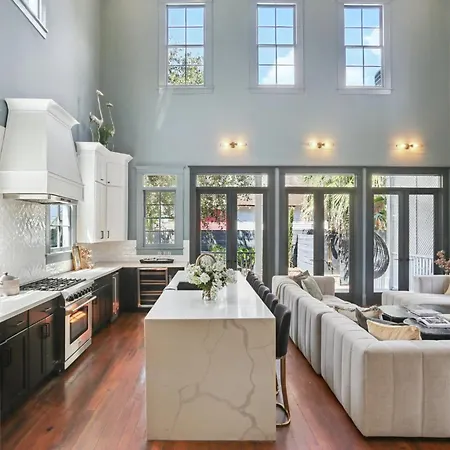 Holiday home Designer On Magazine Pool And