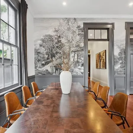 5 Bedroom Designer On Magazine Pool & *